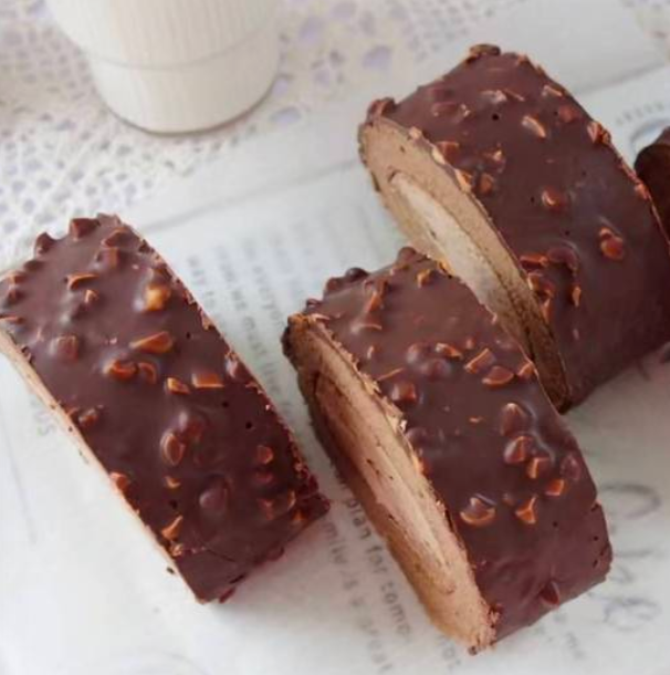 Nut Chocolate Swiss Roll (1pc)